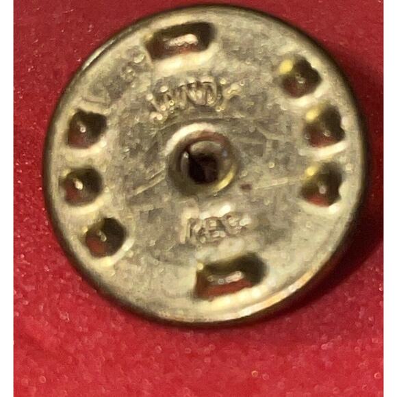 Vintage IRA Green Inc Lapel Pin Tackle G23 Enamel Gold Tone Collectible - Picture 3 of 7